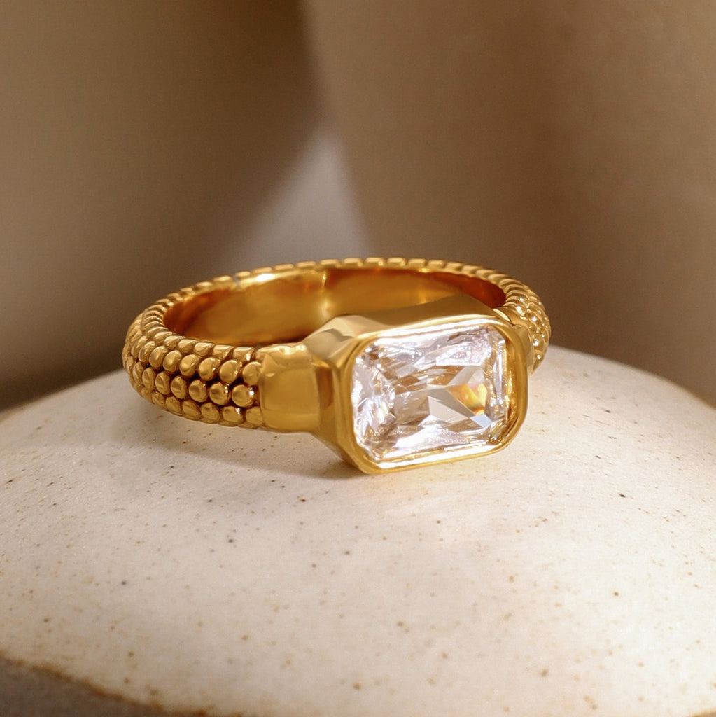 18K gold exquisite dazzling rectangular gemstone ring with beaded design
