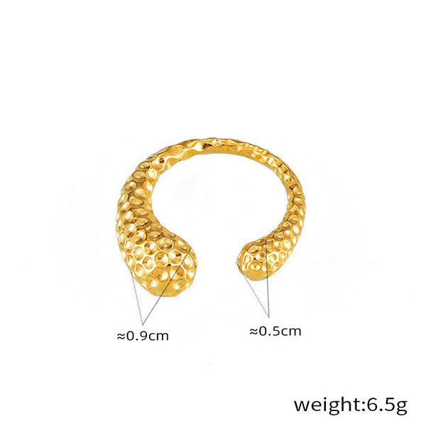 18K gold simple atmospheric teardrop shape with hammer pattern design open ring - happyshop365247