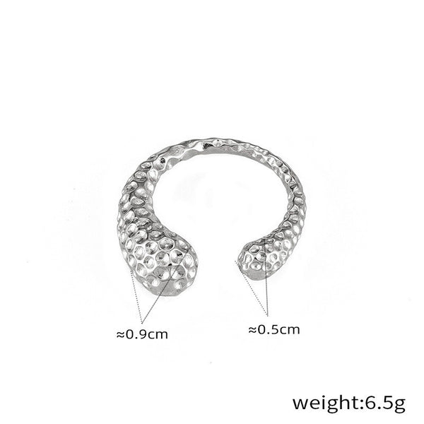 18K gold simple atmospheric teardrop shape with hammer pattern design open ring - happyshop365247