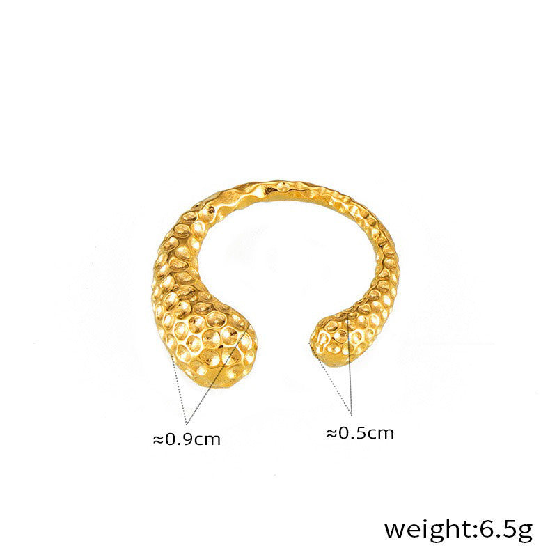 18K gold simple atmospheric teardrop shape with hammer pattern design open ring - happyshop365247