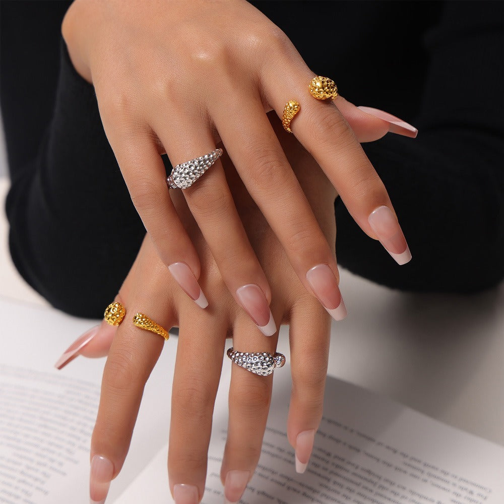 18K gold simple atmospheric teardrop shape with hammer pattern design open ring - happyshop365247