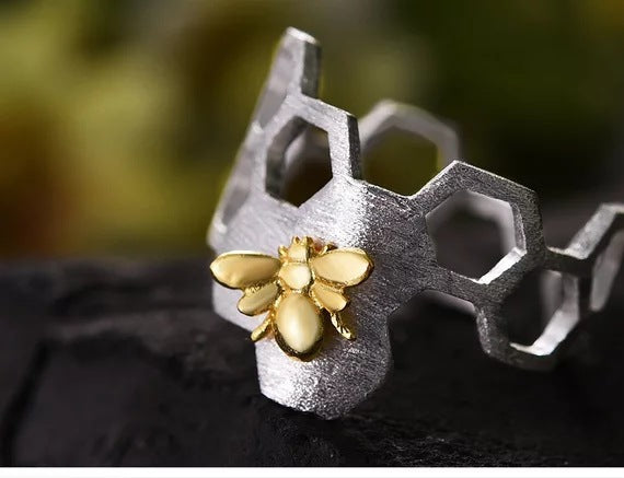 Bee hive ring
