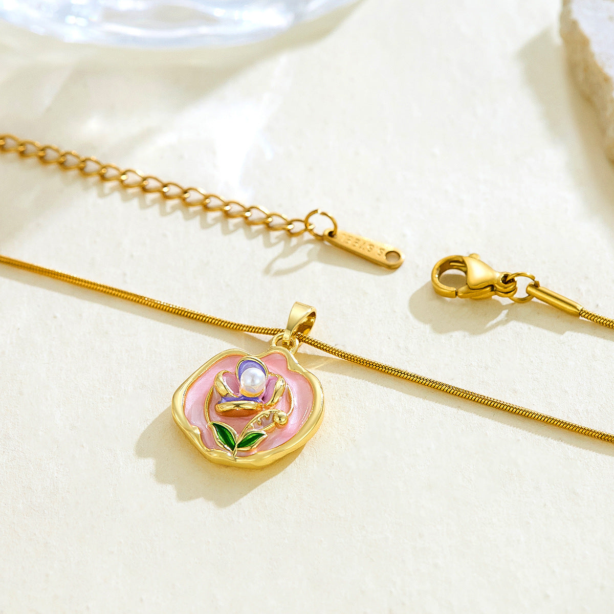Enamel-flower Necklace For Women Sophisticated And Stylish