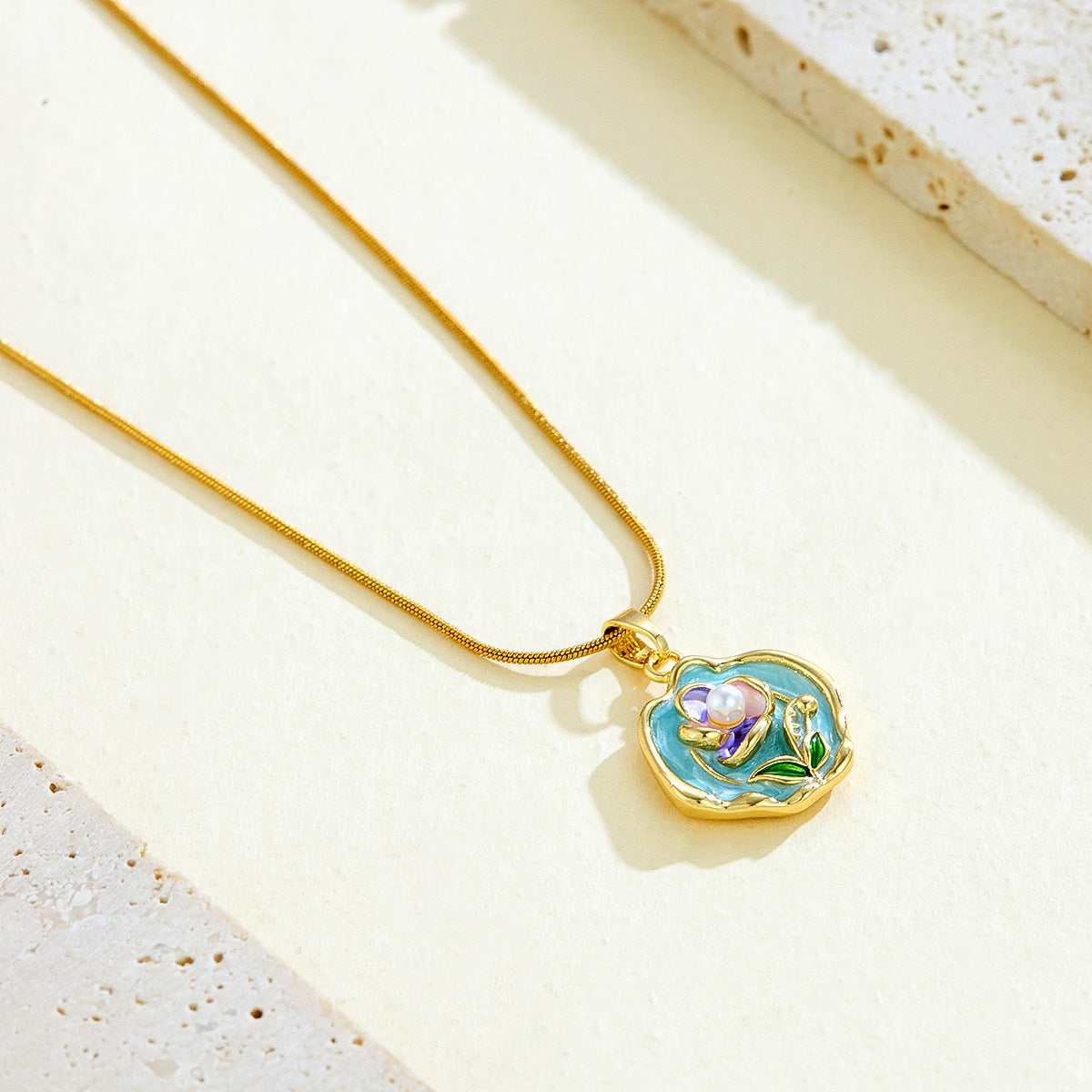 Enamel-flower Necklace For Women Sophisticated And Stylish